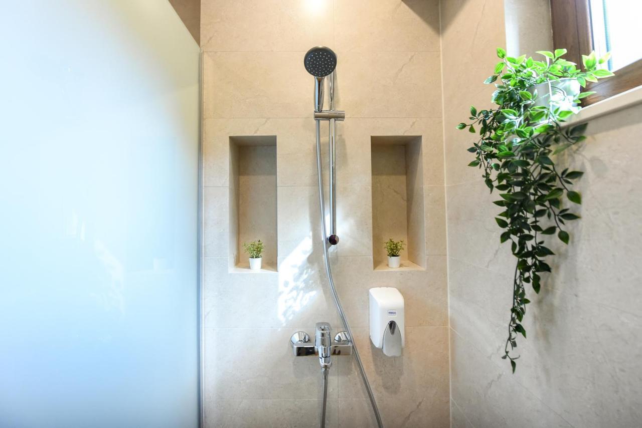 Green Leafy Brasov - Ideal 2 Bedroom Apartment エクステリア 写真