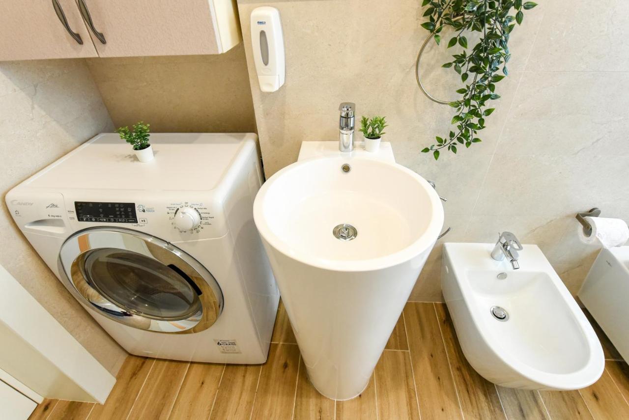Green Leafy Brasov - Ideal 2 Bedroom Apartment エクステリア 写真